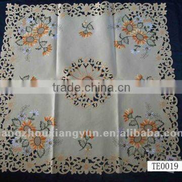 Cheap polyester embroidery table cloth