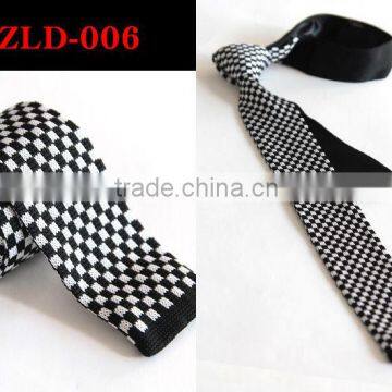 100% knitted neck tie