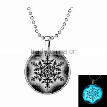 Unique design luminous jewelry attractive retro black snowflake necklace