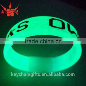 Hottest custom fashion silicone glow bracelet