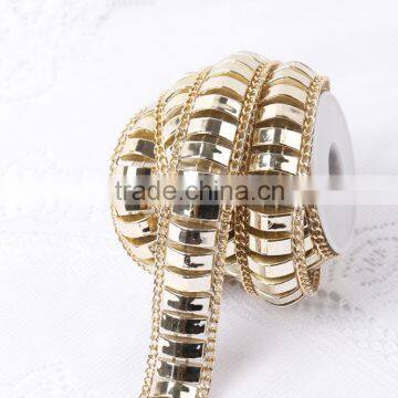 Decoratio Plastic Chain Trimming Wholesale With Hot Fix Glue