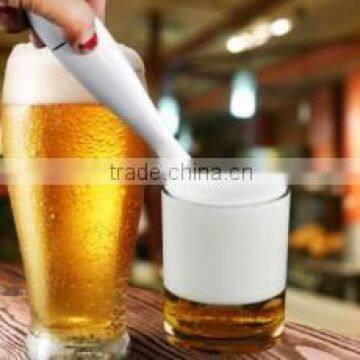 Pen-shape ultrasonic beer foam vibrator