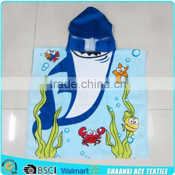 2015 Fashion pattern Shark printing customized kids hooded bath towel velour print kids hooded bath towel                        
                                                Quality Choice