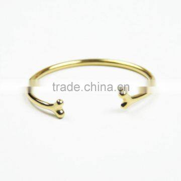 2016 Minimalist Titanium Steel Skull Cuff Bracelet with Gold Plated Jewelry Wholesale