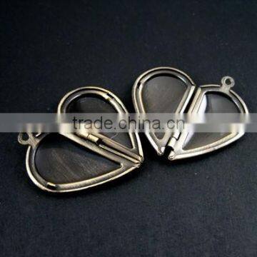 29mm Brass Antiqued Bronze Vintage Lover Heart Pairs Photo Locket Pendant Charm Supplies 1131048