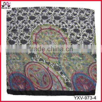 Ladies fashion flroal print scarf trading inc