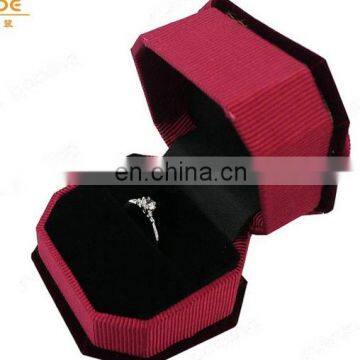 Wholesale High End design custom wedding engagement velvet ring box for sale