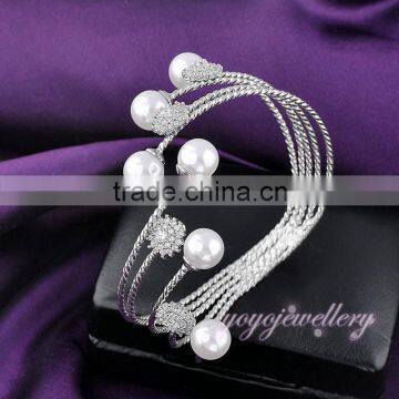 Latest design accessories for women white gold plated pearl bangle