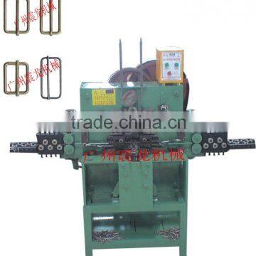 Pull core button machine