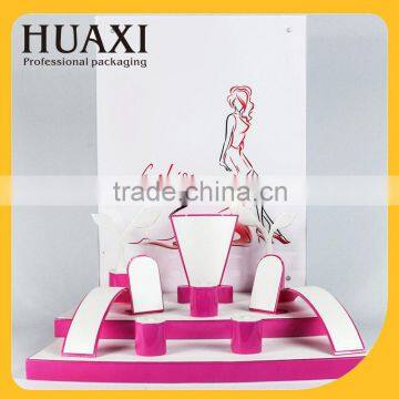 Guangzhou Huaxin Factory Newest Pink wooden jewelry display stands