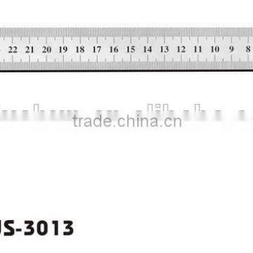 good metric natural l-shaped ruler with textured aluminium seat