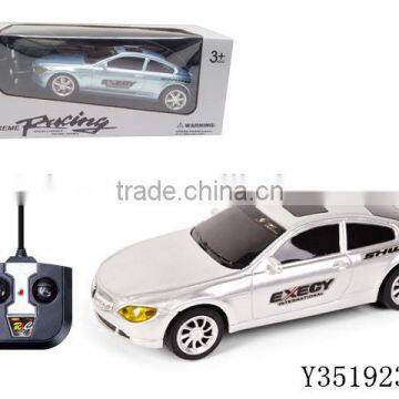 1:24 RC CAR 4 CHANNEL WITH LIGHT Y3519231