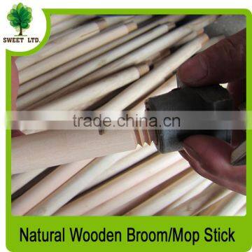 Competitive Price Eucalyptus Well Straight Wooden Shovel Handles With PVC Coated photo-2