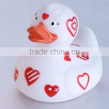 Sealed box heart shape printing rubber baby bath floating duck