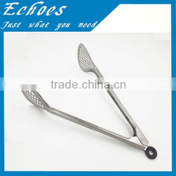 Metal tong spoon