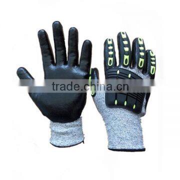 Cut Resistant HPPE Liner Sommth Nitrile Coated Anti-impact TPR Back Working Gloves