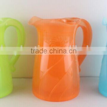 Customized plastic pitcher with waist shaped for kitchen