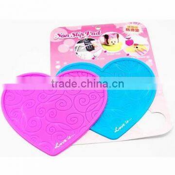 wholesale heart shaped super sticky car non-slip pad