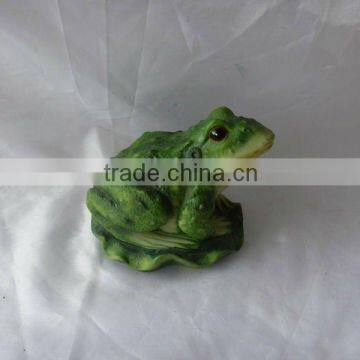 Resin animal figurine (frog)