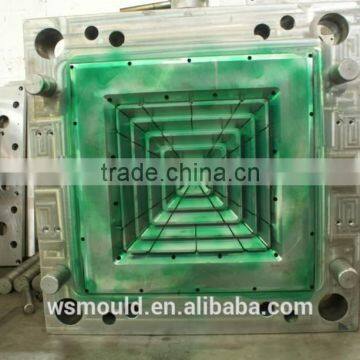 Plastic injection mold tooling