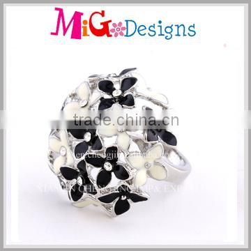 Wholesale New Fashion Flour Leaf Clover Ring For Women