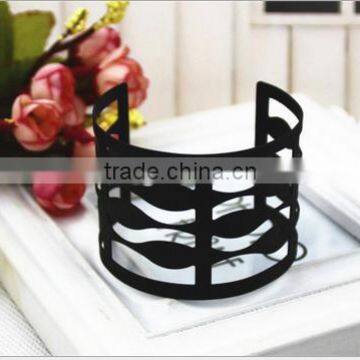 Elegant black metal cuff bangle women wide hollow bangle 2016 new design mens bangle