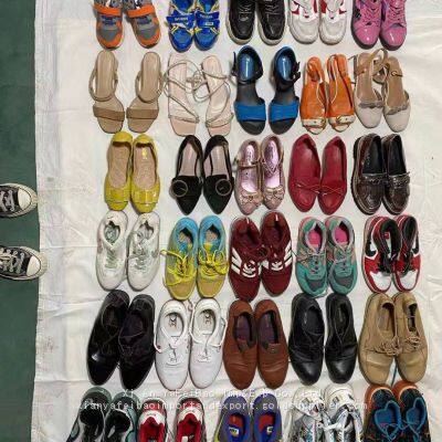 Chaussures Occasion en Gros Sepatu Bekas Zapatos de Segunda Mano Used Shoe Basketball Second Hand Shoes Stock Branded Sneakers photo-4