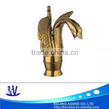 Brass with Electroplating Golden Style Bathroom Basin Faucet