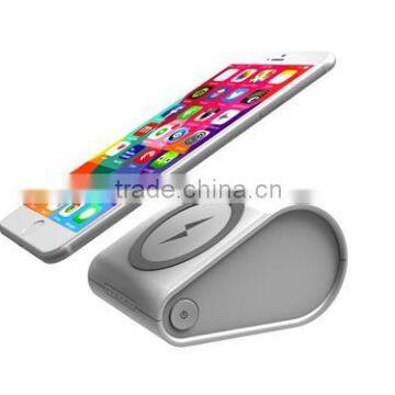 Attractive and Durable Wireless Charging Mobile Power Supply 6000mah Portable Power Bank Charger photo-3