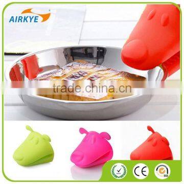 Cute Dog Heat Resistant Silicone Baking Glove Tool Pot Holder