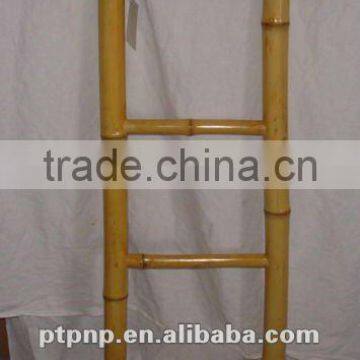 BAMBOO ladder towel shelf