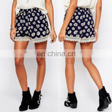 Fashion trend floral print crochet lace hem wholesale custom sweat shorts