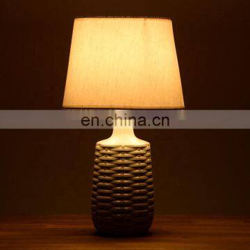New Design of Rattan Pattern Ceramic Desk Lamp for Indoor Room photo-3