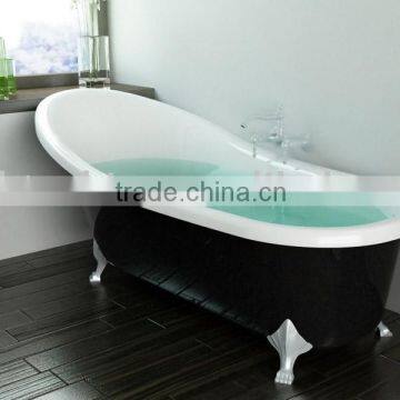 Clawfoot bathtub