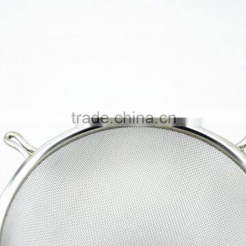 Stainless Steel Mesh Strainer With Black Plastic Handle