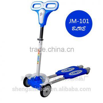 Low price new style frog scooter,four wheels scooter