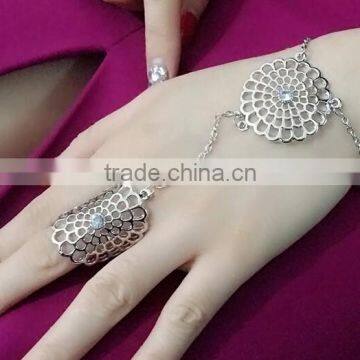 Latest Gold Finger Ring Designs Hollow Sun Shape Gold Women's Finger Ring Bracelet photo-6