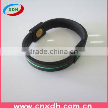 Promotional Fashion Debossed Custom Silicone Wristband