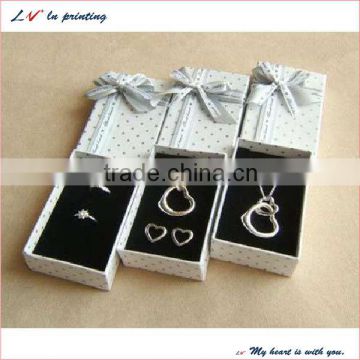 high quality recyclable jewelry box with bow-tine and insert