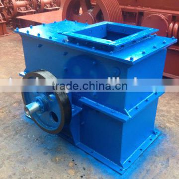 Ring hammer crusher for brittle material crushing