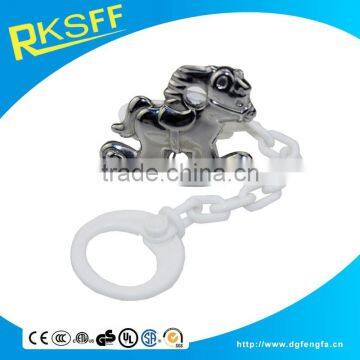 die casting zinc alloy material baby pacifier clip plus plastic chain