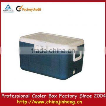 plastic easy carry cooler box