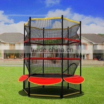 Trampoline with full enclosure