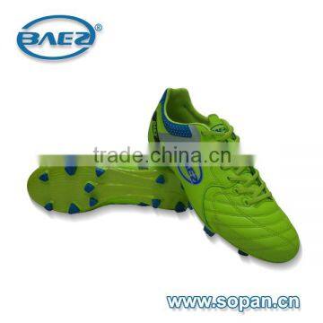 Popular soccer shoe with good quality and latest design