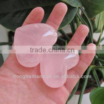 Natural rose quartz crystal hearts carving