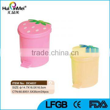 Innovative Foot Pedal Plastic Mini Trash Can