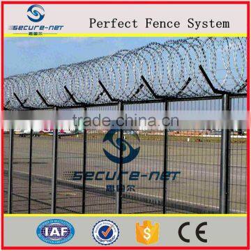 strong tension airway protect anti-climb airport concertina post fencing razor wire on top