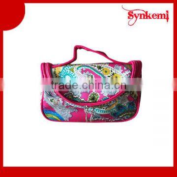 Fast delivery modern makeup bag supplier