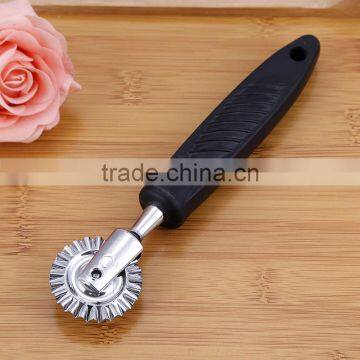New Design Best Quality Stainless Steel PP Handle Kitchen Factory Price Pizza Cutter photo-4
