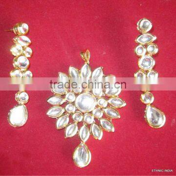 Kundan Pachi Pendant EARRING set